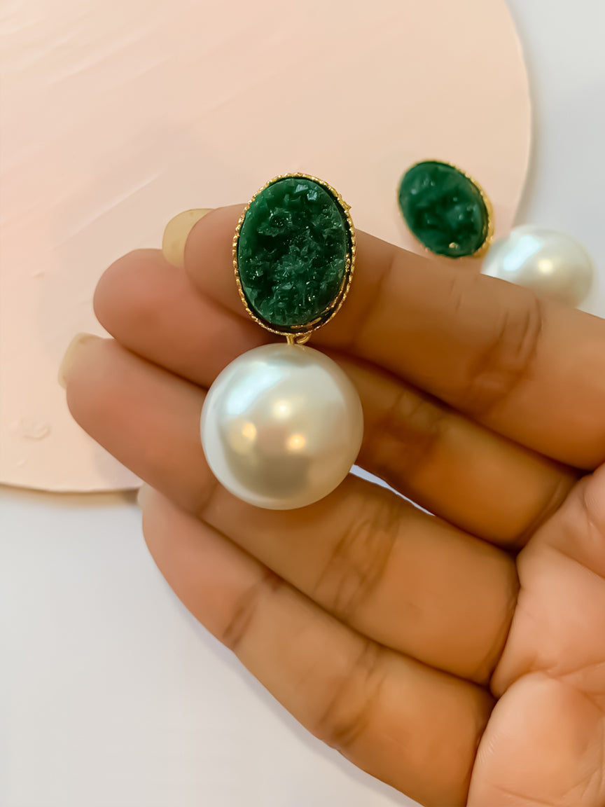 Emerald and Pearl Earstuds