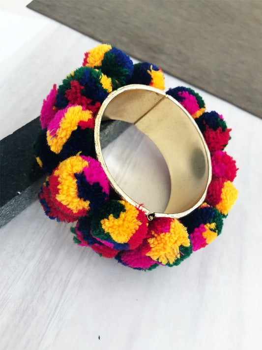 Pompom Cuff