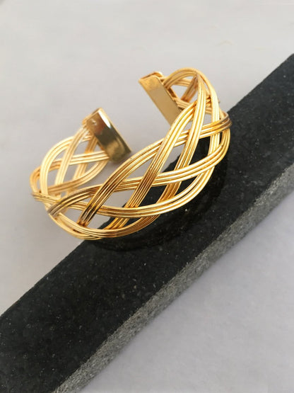 Gold Intertwined Cuff