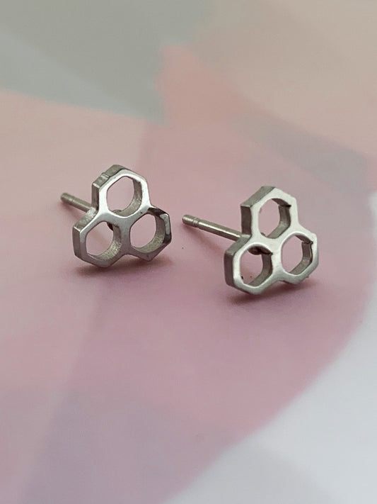 Honeycomb Earstuds Silver